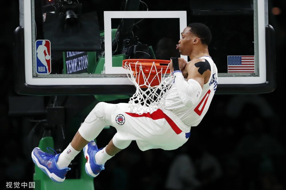 国足在控球 国足在控球