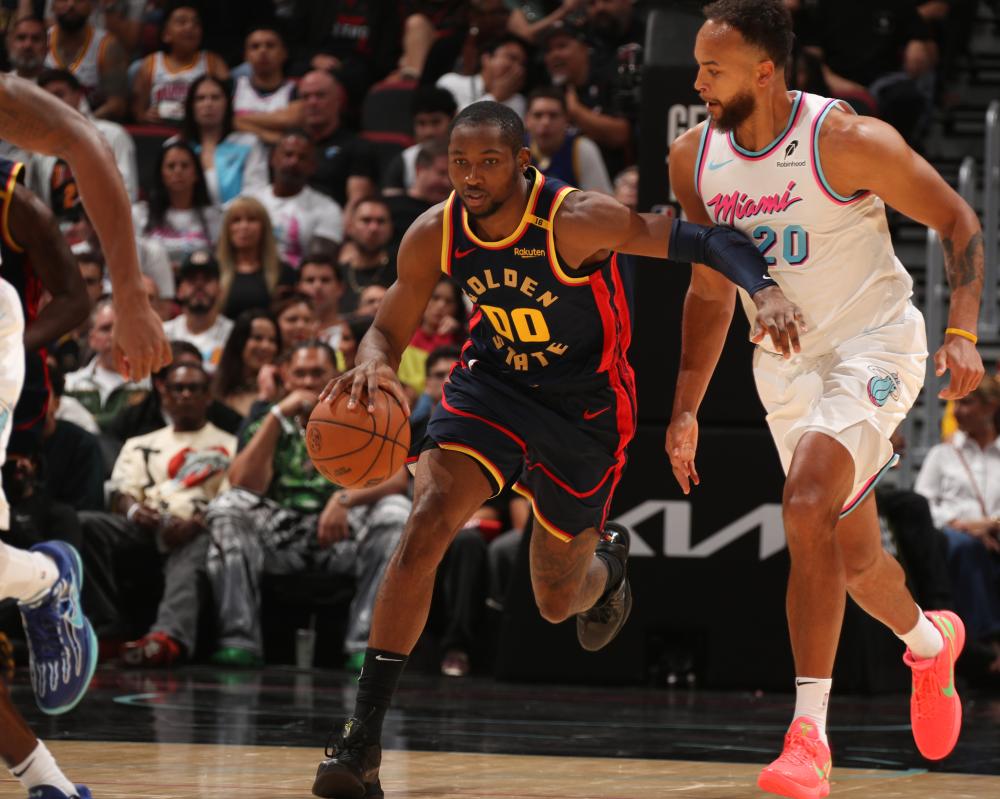 受采访时提 受采访时提